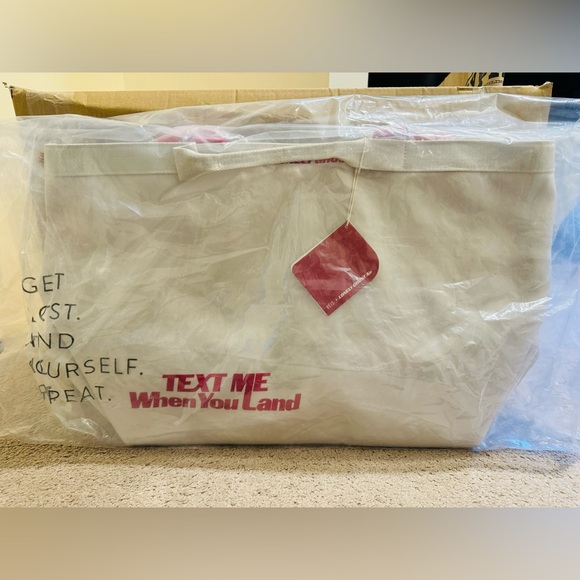 BEIS x Lonely Ghost Travel Tote in Ghost White
SOLD OUT & will be shipped ASAP - Picture 13 of 13